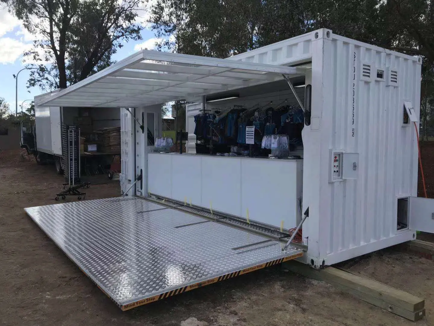 Professional China Portable Container House - 20ft expandable shipping container shop/coffee shop . - HK prefab