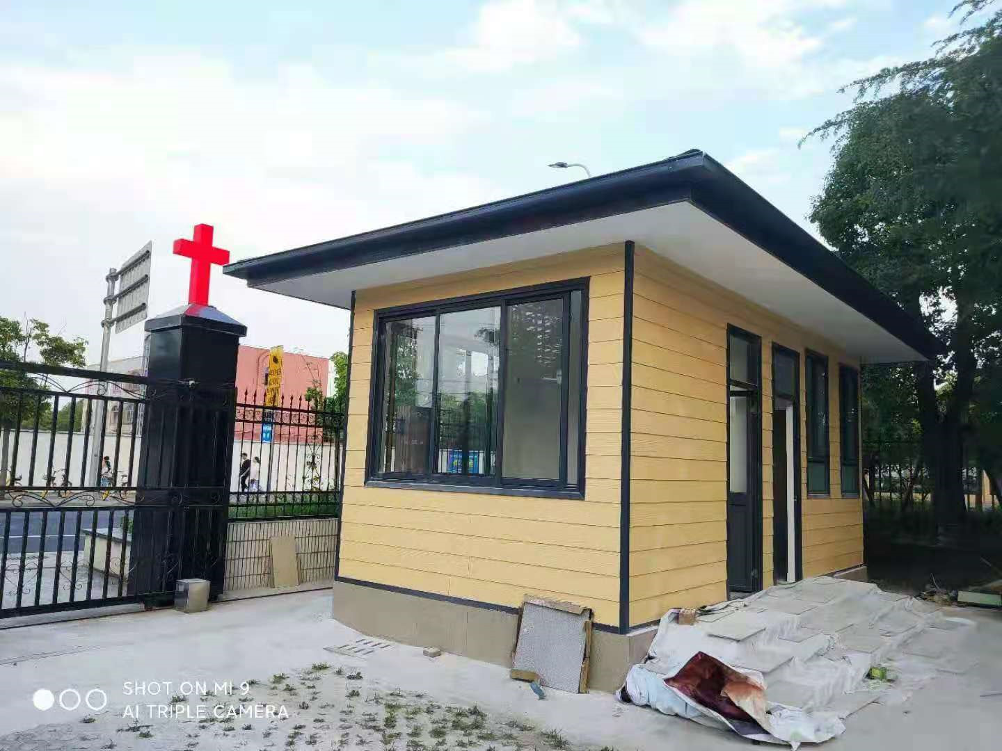Modular prefab light steel structure OSB prefabricated house . Featured Image